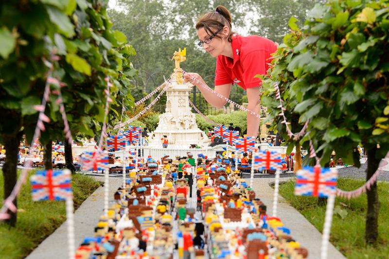 The LEGOLAND Windsor Resort throws Her Majesty The Queen a LEGO birthday party in Miniland (6)