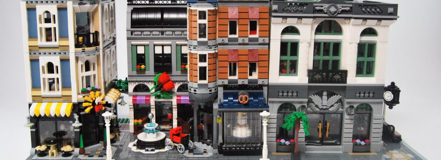 LEGO Creator Expert 10255 Assembly Square Review  Brick Fanatics